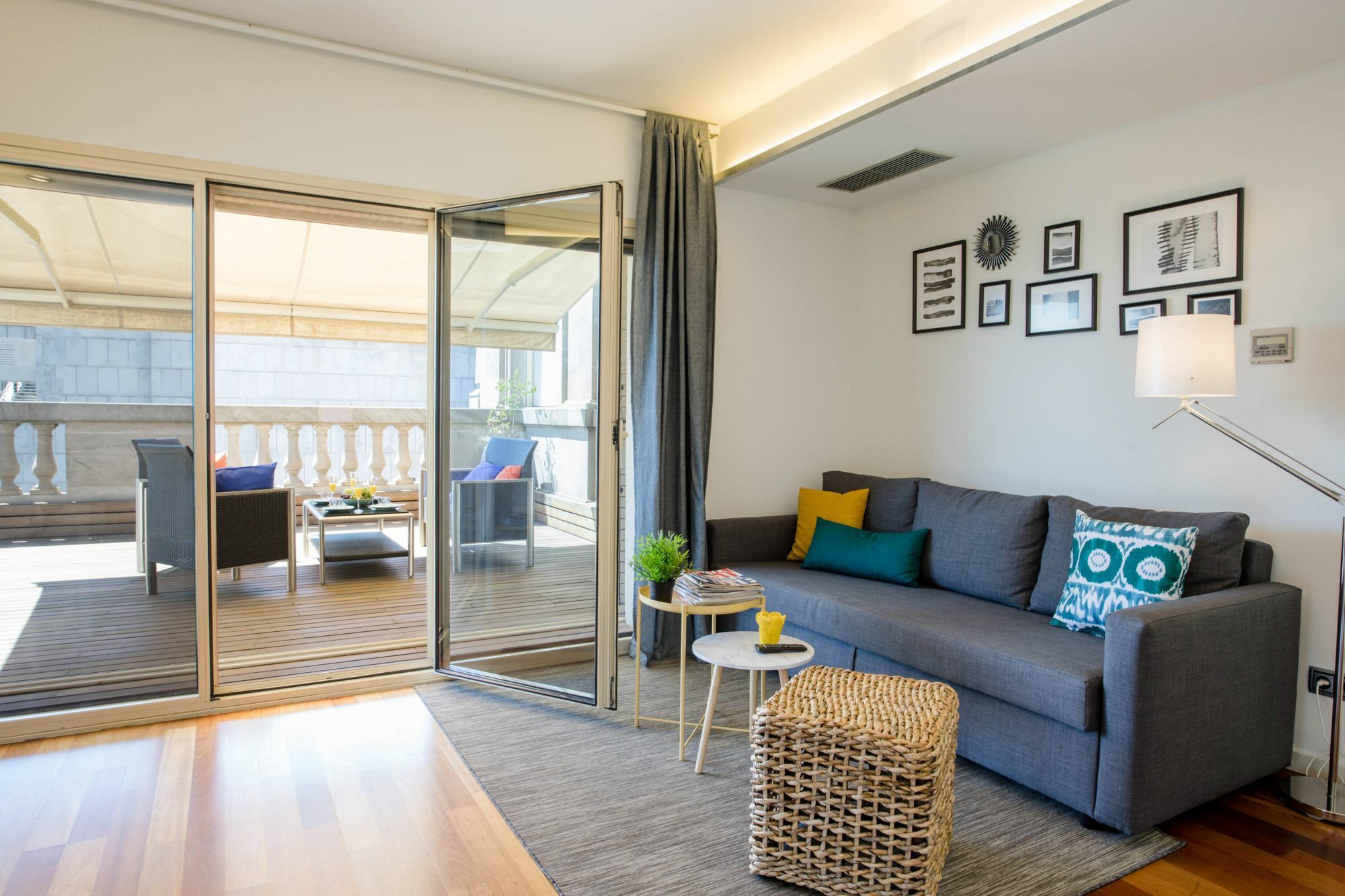 Unique Rentals - Placa Catalunya Central Apartments Barcelona Luaran gambar